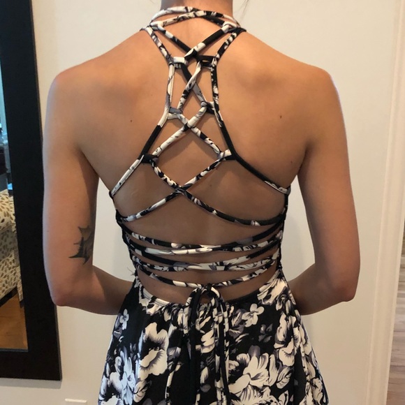 NWOT open, lace up back floral Revamped dress - Picture 1 of 4